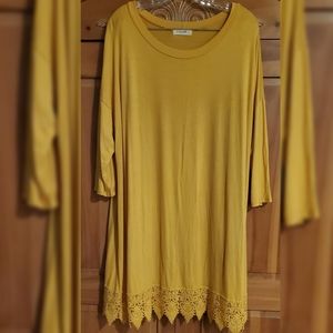 Women's lace trim tunic
